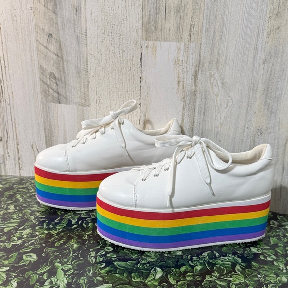 Hot Topic White Platform Shoes with Rainbow Stripes - Picture 10 of 10